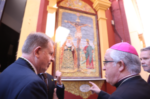 Bendición del retablo cerámico en la Capilla-Casa Hermandad del Cristo de Burgos.