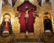 El Santísimo Cristo de Burgos y Madre de Dios de la Palma, en su capilla de San Pedro.